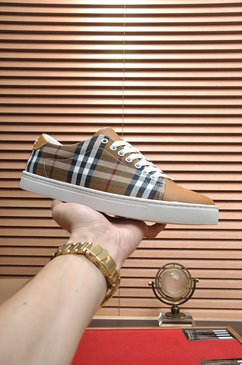 Men's shoes💰480💶[Burberry] (cowhide lining) classic low-top sneakers｜Imported cowhide with classic plaid fabric｜Cow leather lining｜Original outsole｜Fine workmanship and comfortable to wear Size: 38-44 (customized at 45)